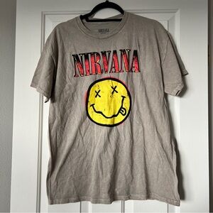 Unisex Nirvana Smiley Face Band Tee EUC Taupe Color Size Large